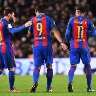 苏亚雷斯：我站在梅西和内马尔中间像头驴，只想着别碍着他们就好