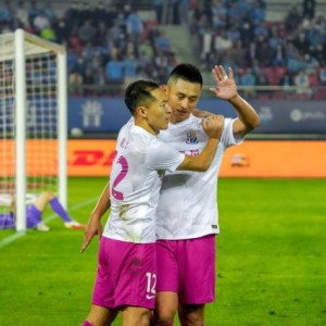 【中超】董岩鋒破门朱建荣3分钟2球 大连人1比2申花